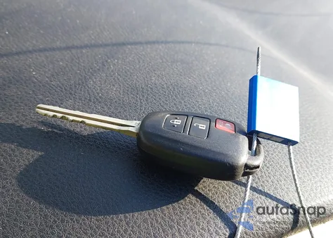 2015 Toyota Rav4 Le z USA, uszkodzony, nr VIN JTMZFREV1FJ028424